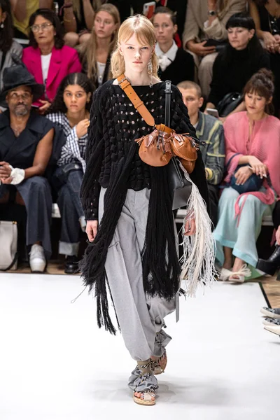 Look 13